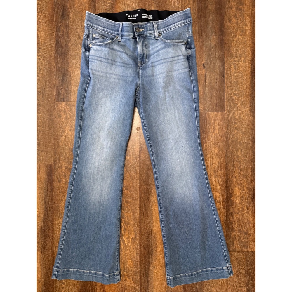Torrid Bombshell Flare Premium Stretch Jeans Women's 16R Light Wash